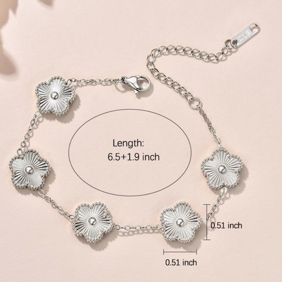 Five motif flower clover Silver Floral Bracelet looks designer luxury - Picture 3 of 4